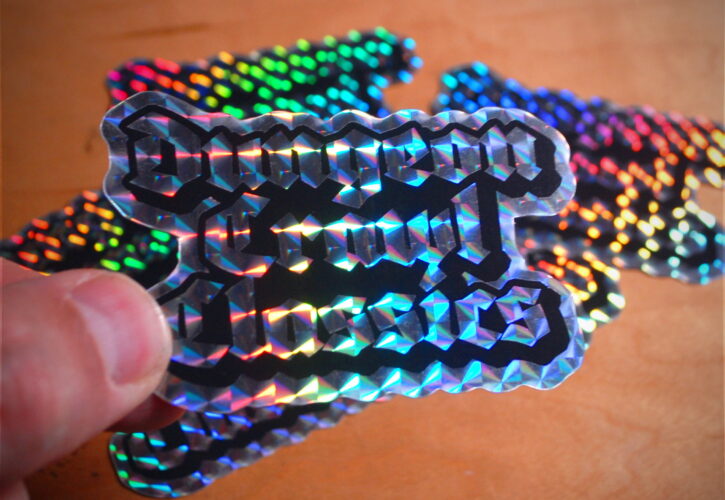 Naklejki pryzmatyczne, moc kolorowych kwadracików!